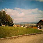 Jeżowa Woda Ośrodek wypoczynkowy *